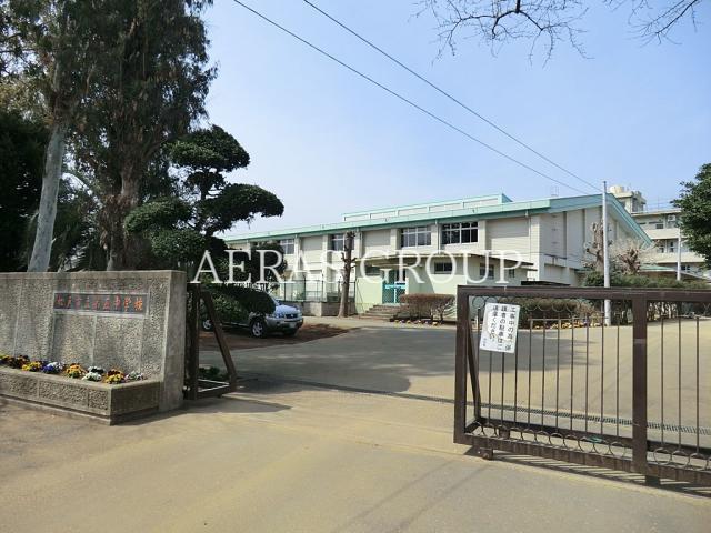 中学校　松戸市立第五中学校（中学校）まで686m