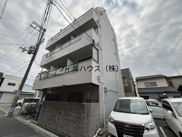 建物外観　テラス付き！