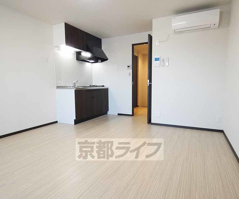 居室・リビング　白基調のお部屋です。