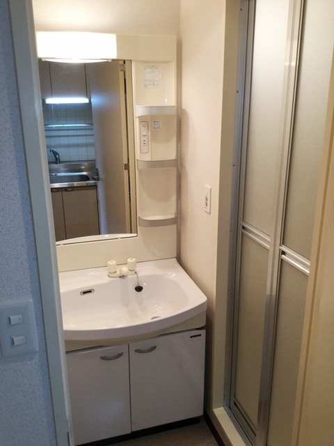 洗面設備　反転