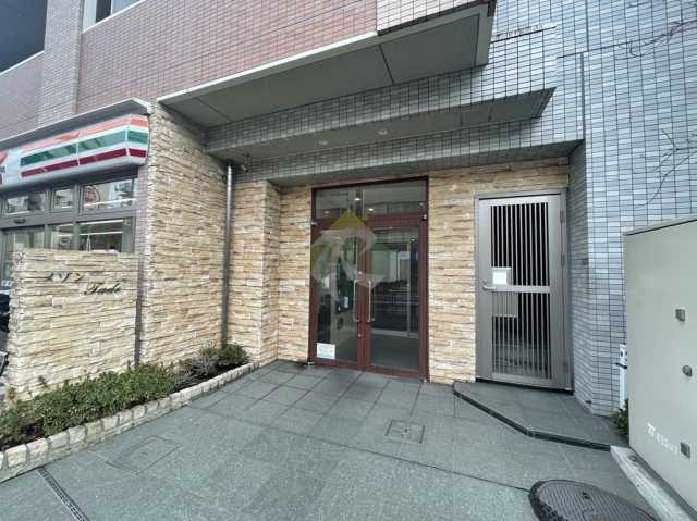 エントランス　メゾン　TADO