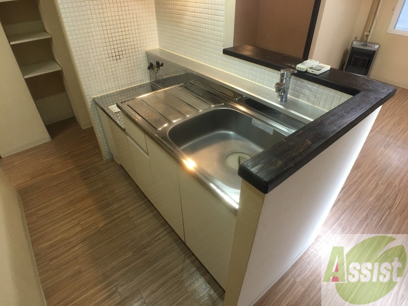 キッチン　ガスキッチンです。２口コンロが設置できます。