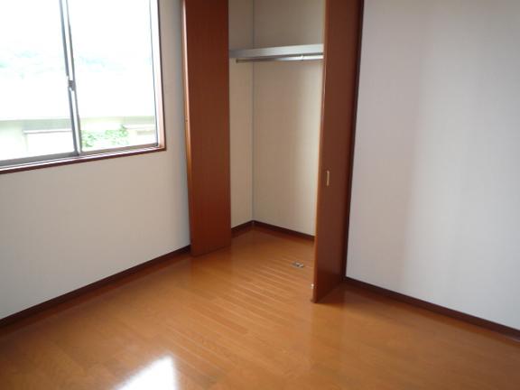 居室・リビング　コンパクトで使いやすい洋室です