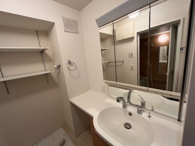 洗面設備　同仕様