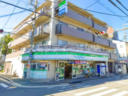 コンビニ　ファミリーマート 長居西店（コンビニ）まで756m