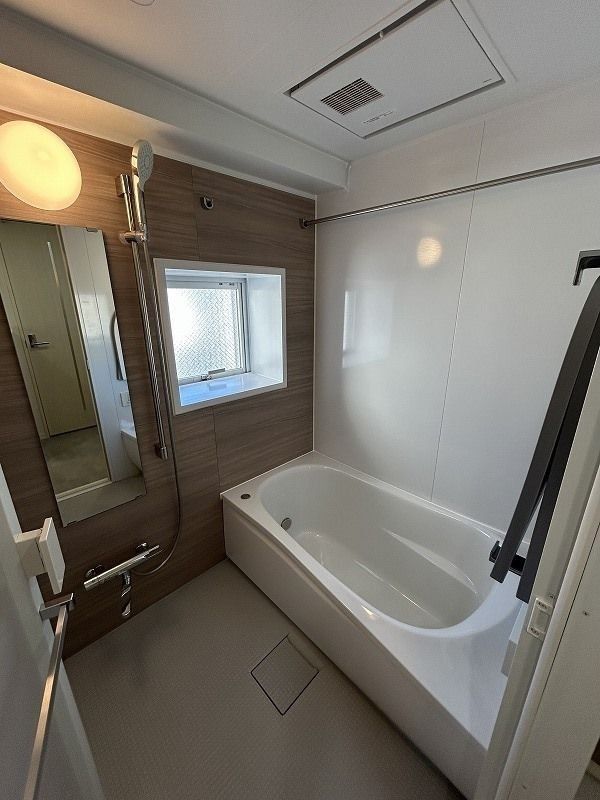 バス・シャワールーム　ゆったりサイズバス