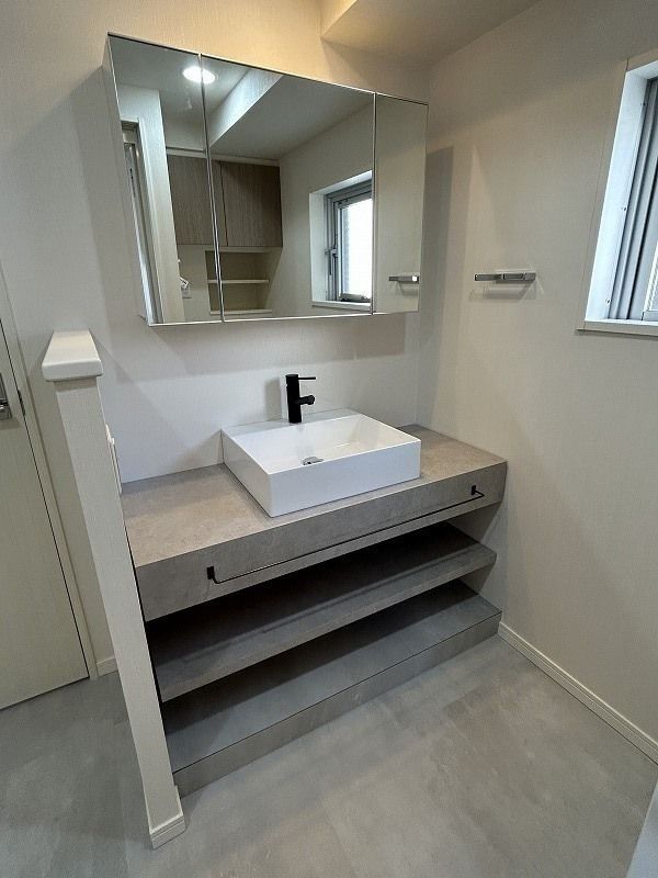 洗面設備　大型洗面台