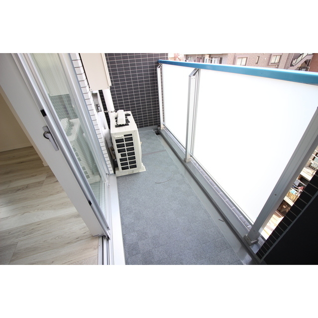 バルコニー　バルコニーあります