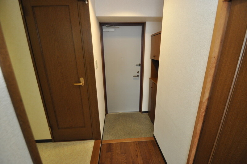 玄関　玄関には大容量のシューズボックスがありますよ。