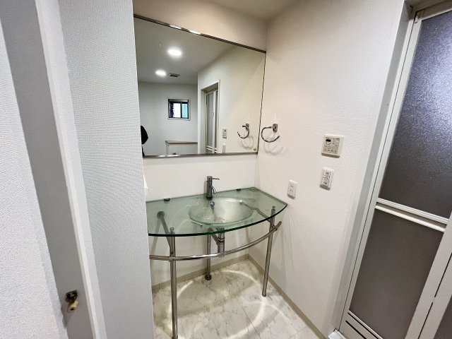 洗面設備　使いやすい洗面所です