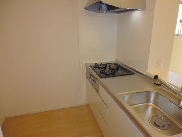 キッチン　３口ガスコンロ付き