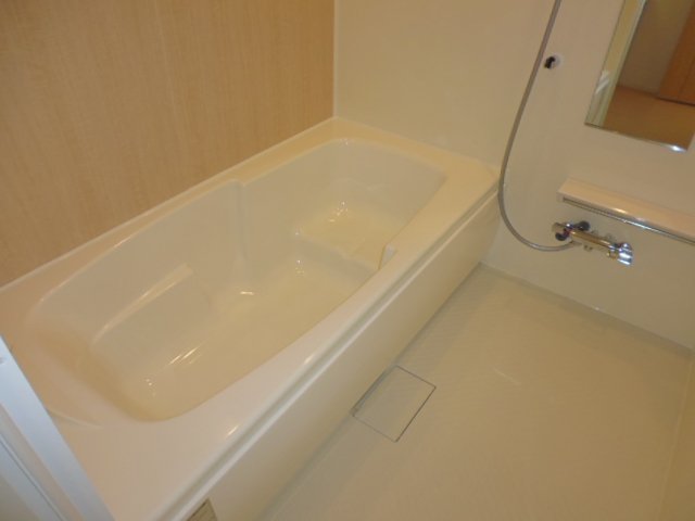 バス・シャワールーム　追い焚きバス（一坪）