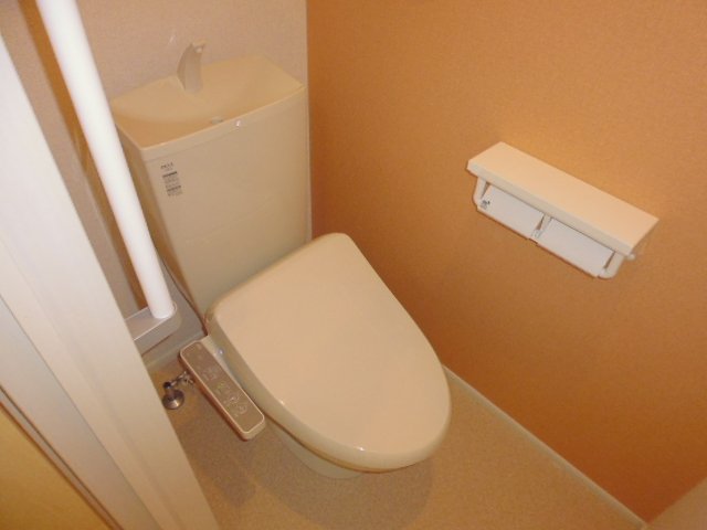 トイレ　シャワー付きトイレ