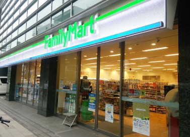 コンビニ　ファミリーマート南山堂第一京浜芝店（コンビニ）まで169m