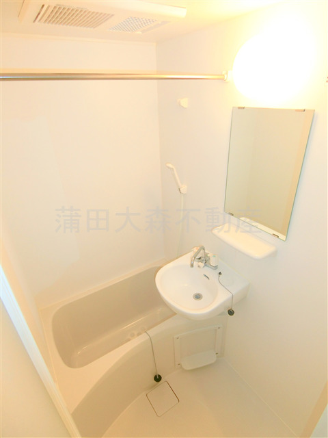 バス・シャワールーム　浴室乾燥機付きのお風呂　バスルーム