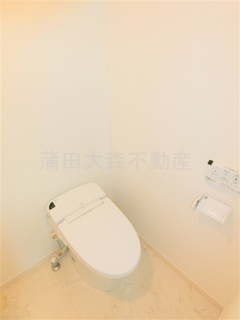 トイレ　温水暖房便座付きトイレ