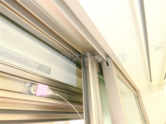 その他設備　防犯シャッターと室内物干しフックあります！