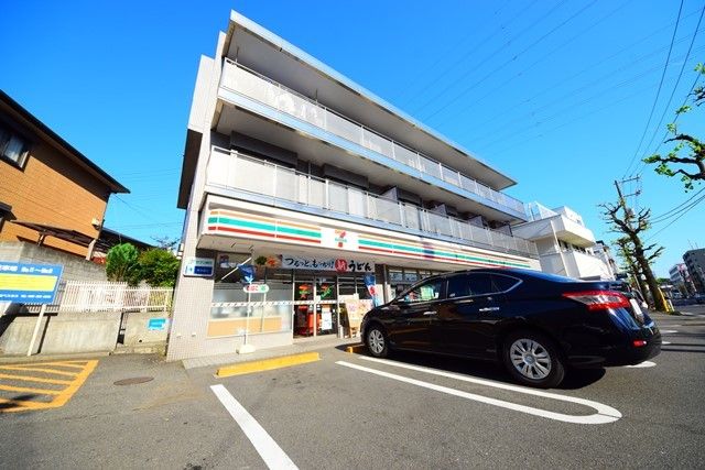 コンビニ　セブンイレブン横浜岸根公園店（コンビニ）まで610m