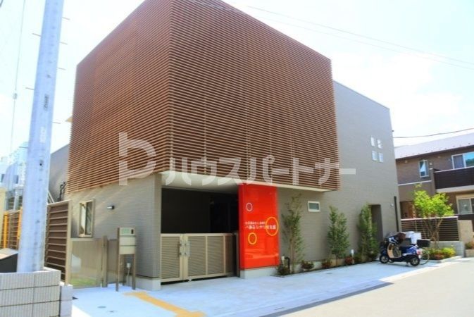 幼稚園・保育園　八潮みひかり保育園（幼稚園・保育園）まで300m