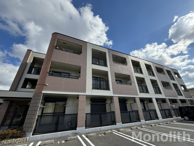 建物外観　重厚感のある外観です。