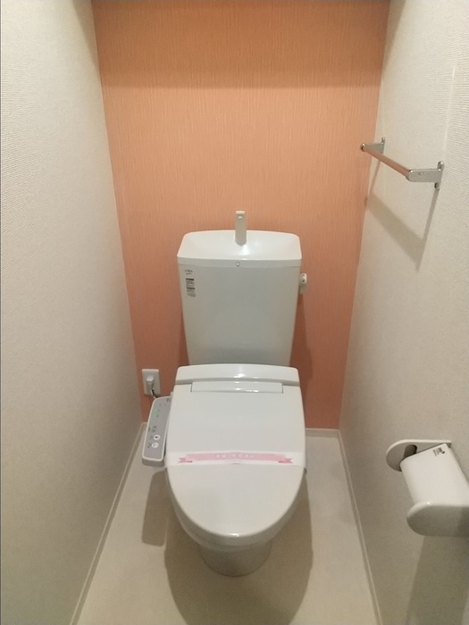 トイレ　温水洗浄暖房便座