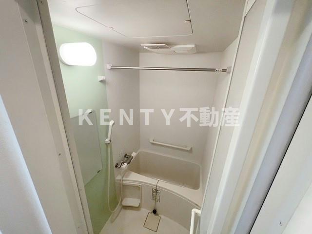 バス・シャワールーム　落ち着いた空間のお風呂です