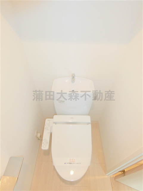 トイレ　トイレ　温水暖房便座付き