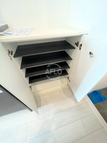 収納　ワールドアイ大阪城EASTII　シューズボックス