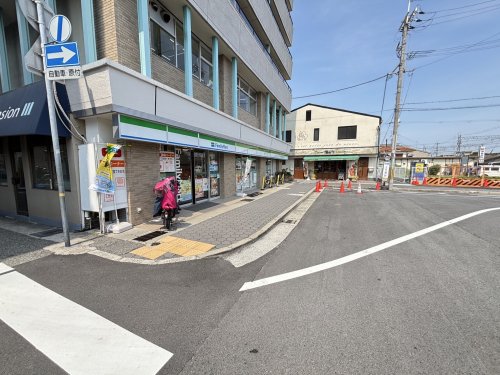 コンビニ　ファミリーマート 西宮甲子園口北町店（コンビニ）まで296m
