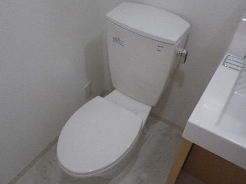 トイレ　別号室参考写真