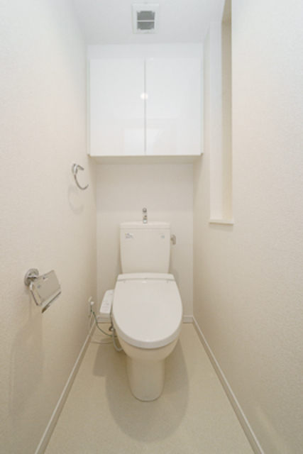 トイレ　※写真は同タイプ住戸です。