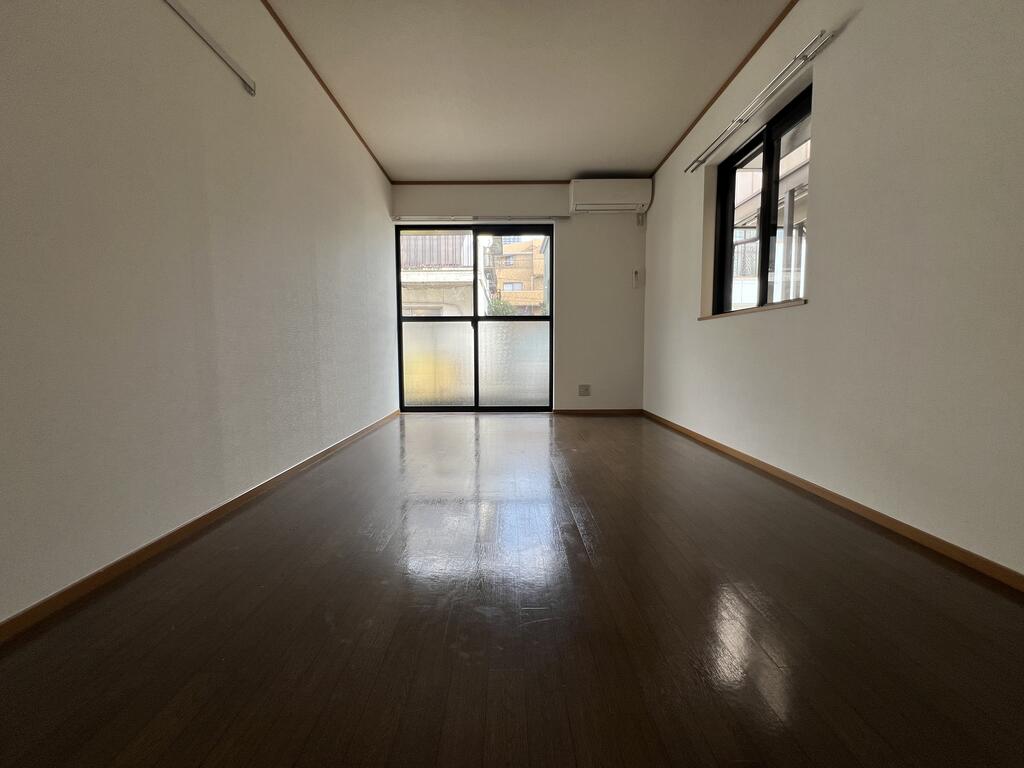 居室・リビング　別号室の写真です