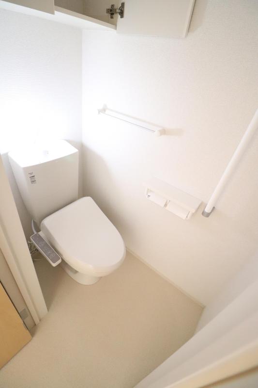 トイレ　温水洗浄暖房便座トイレ