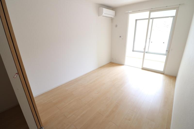 その他設備　サンルーム側洋室のエアコン