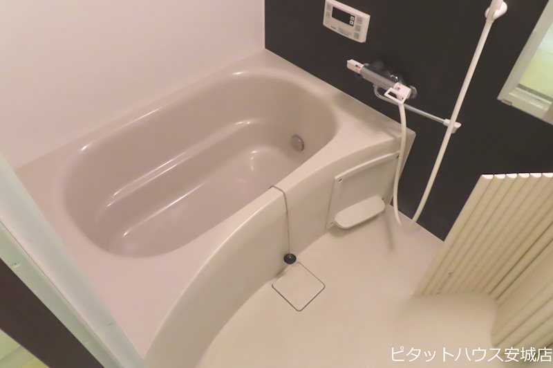 バス・シャワールーム　同物件別部屋（反転タイプ）