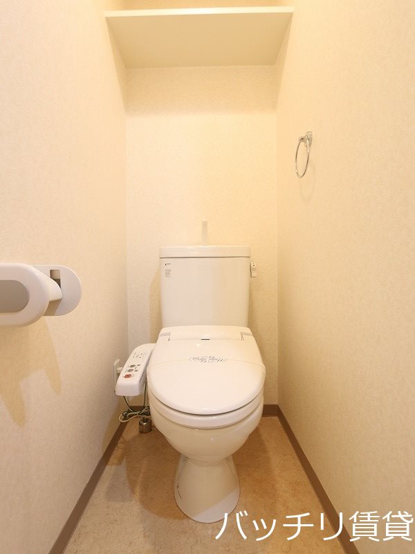 トイレ　別号室タイプの為、現状を優先いたします