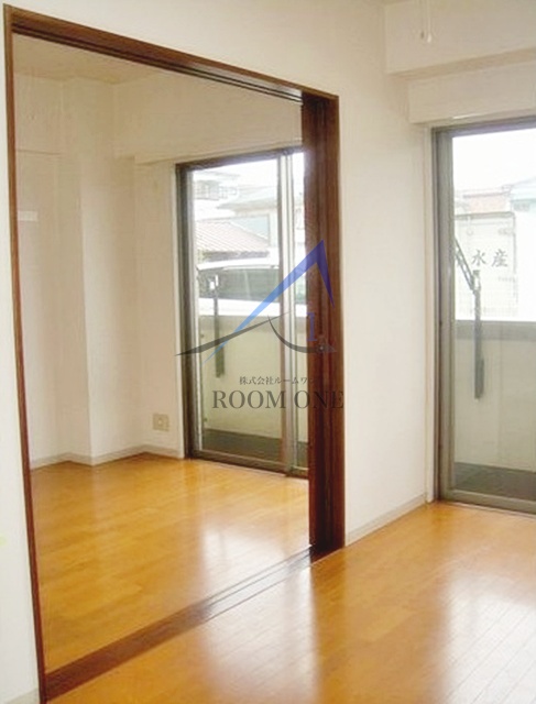 居室・リビング　洋室のお部屋です。