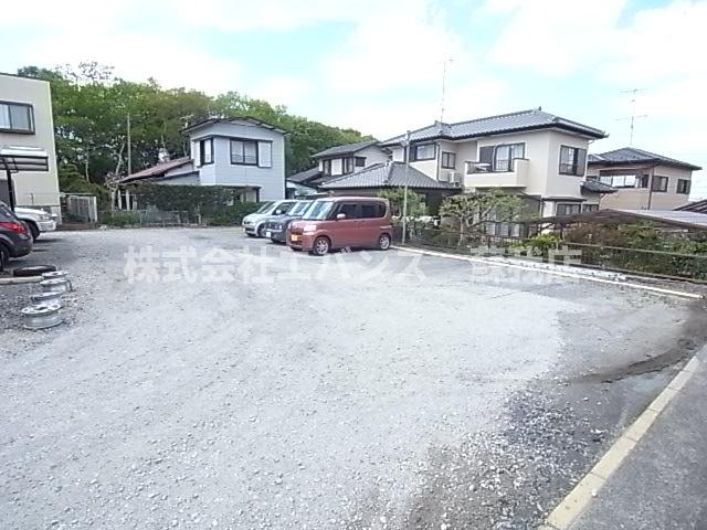駐車場　駐車場に車を止められます
