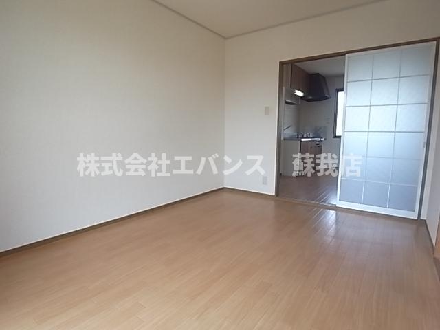 居室・リビング　ゆったり過ごせる居間です