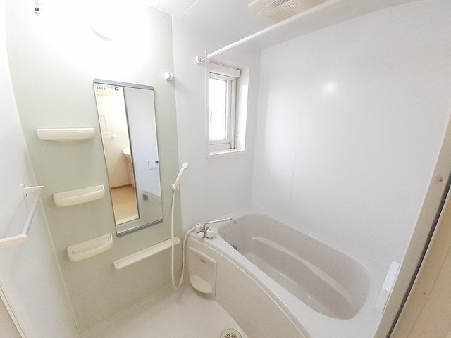 バス・シャワールーム　お風呂で日々の疲れを落としましょう