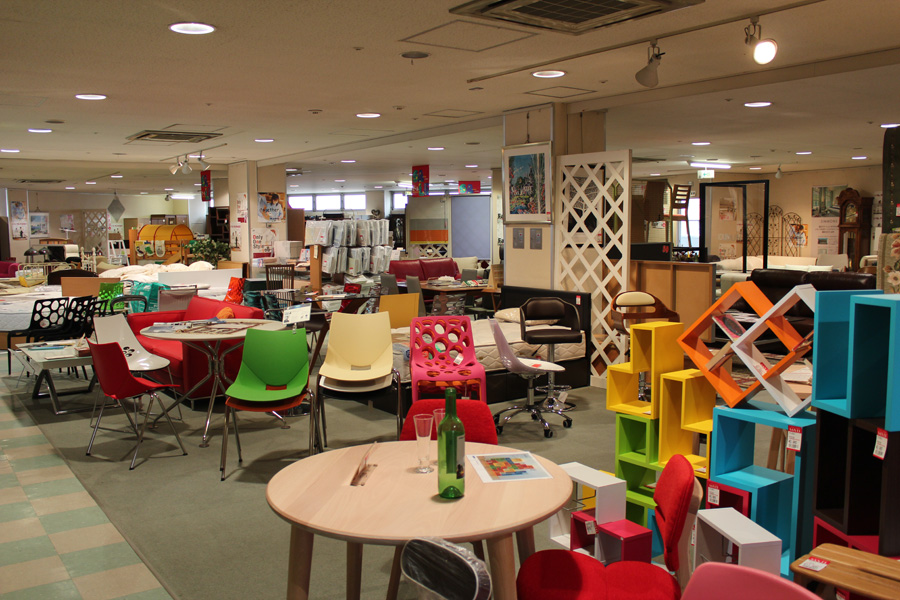 ホームセンター　三栄の家具（ホームセンター）まで827m