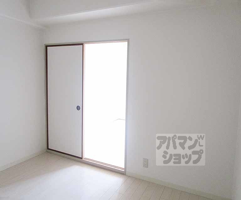 居室・リビング　２０６号室の写真です。