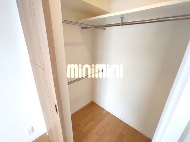 収納　ウォークインクロゼットで収納力◎