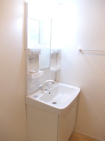 洗面設備　独立洗面台です