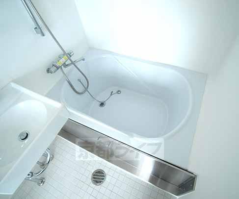 バス・シャワールーム　綺麗なお風呂です。