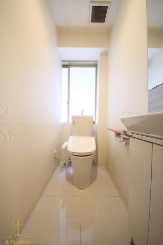 トイレ　ラグジェリア立売堀