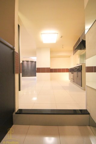 玄関　ラグジェリア立売堀