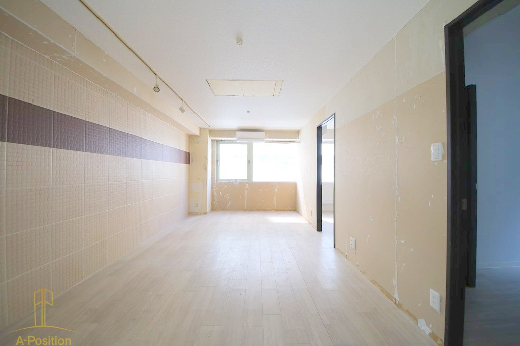 居室・リビング　ラグジェリア立売堀