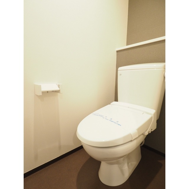 トイレ　※参考。同タイプ別部屋。