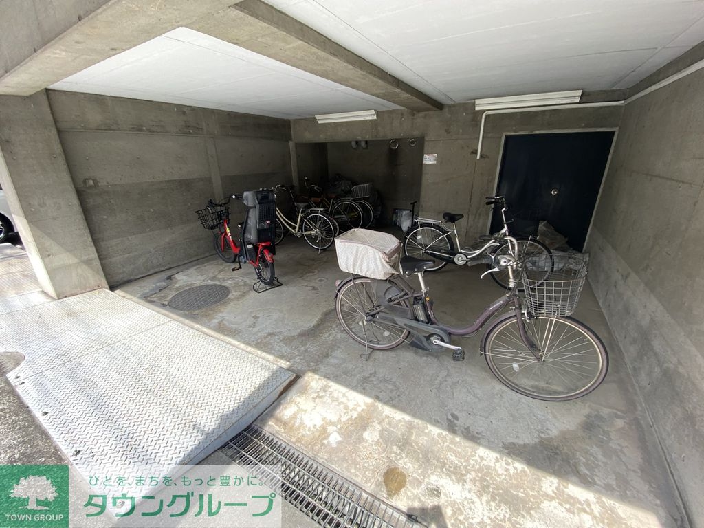 駐車場　駐車場